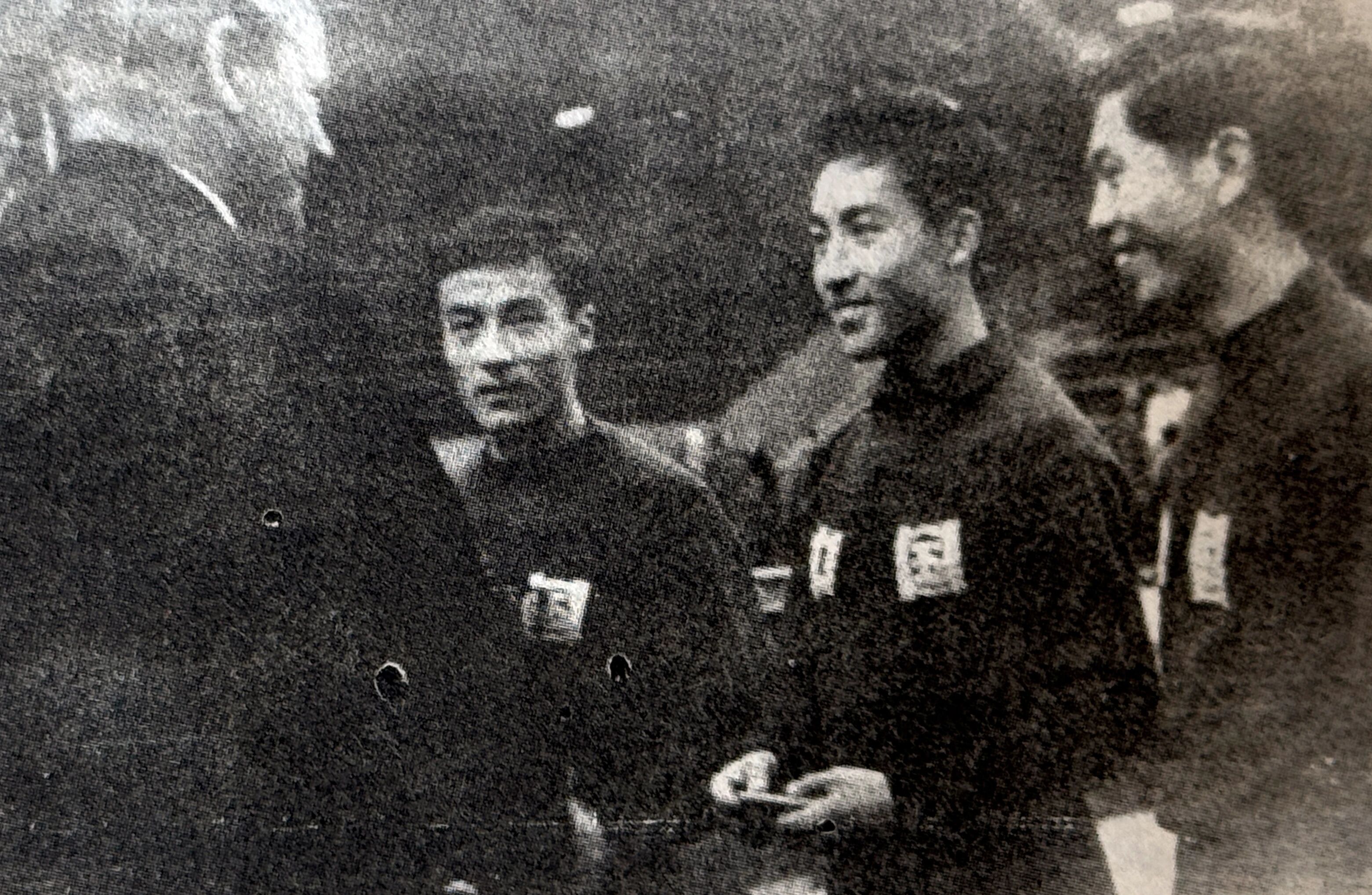 月退休, 年获国务院, entit